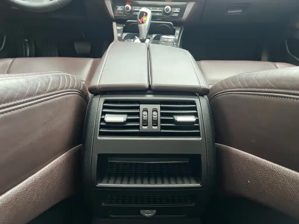 BMW 5 Series — миниатюра 23