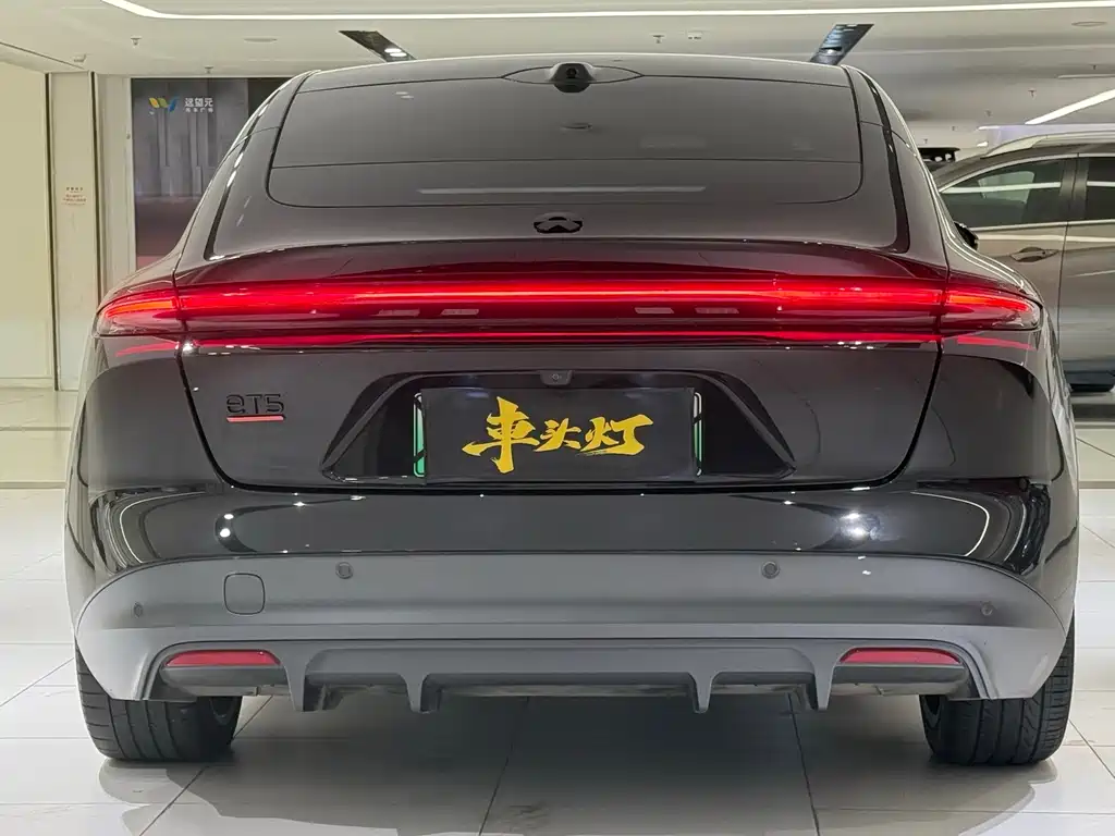 NIO NIO ET5