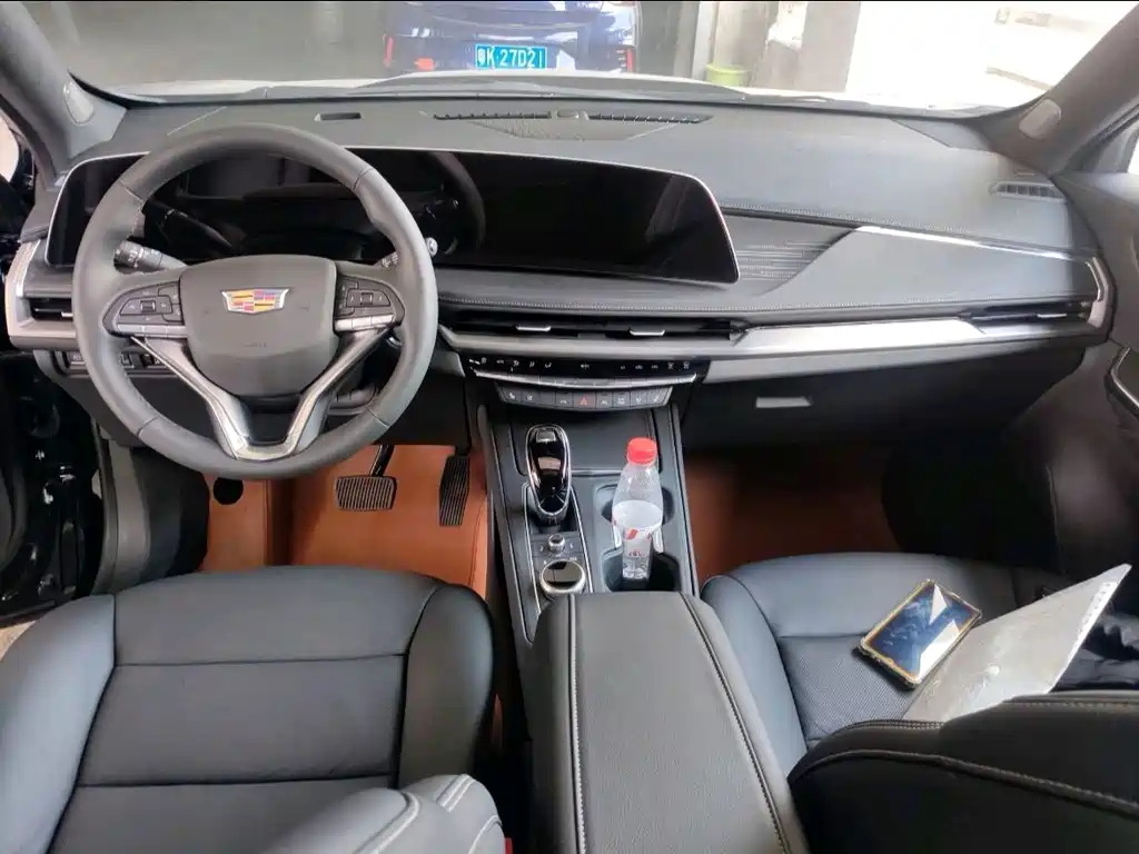 Cadillac XT4 — миниатюра 2