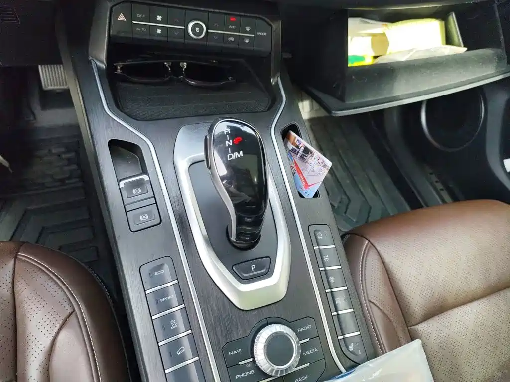 Wey Wey VV6 — миниатюра 10