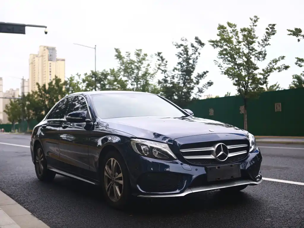 Mercedes-Benz C-Class — миниатюра 3