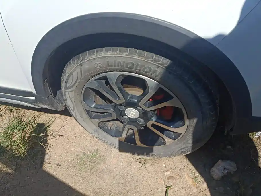 Geely Vision X3 — миниатюра 6