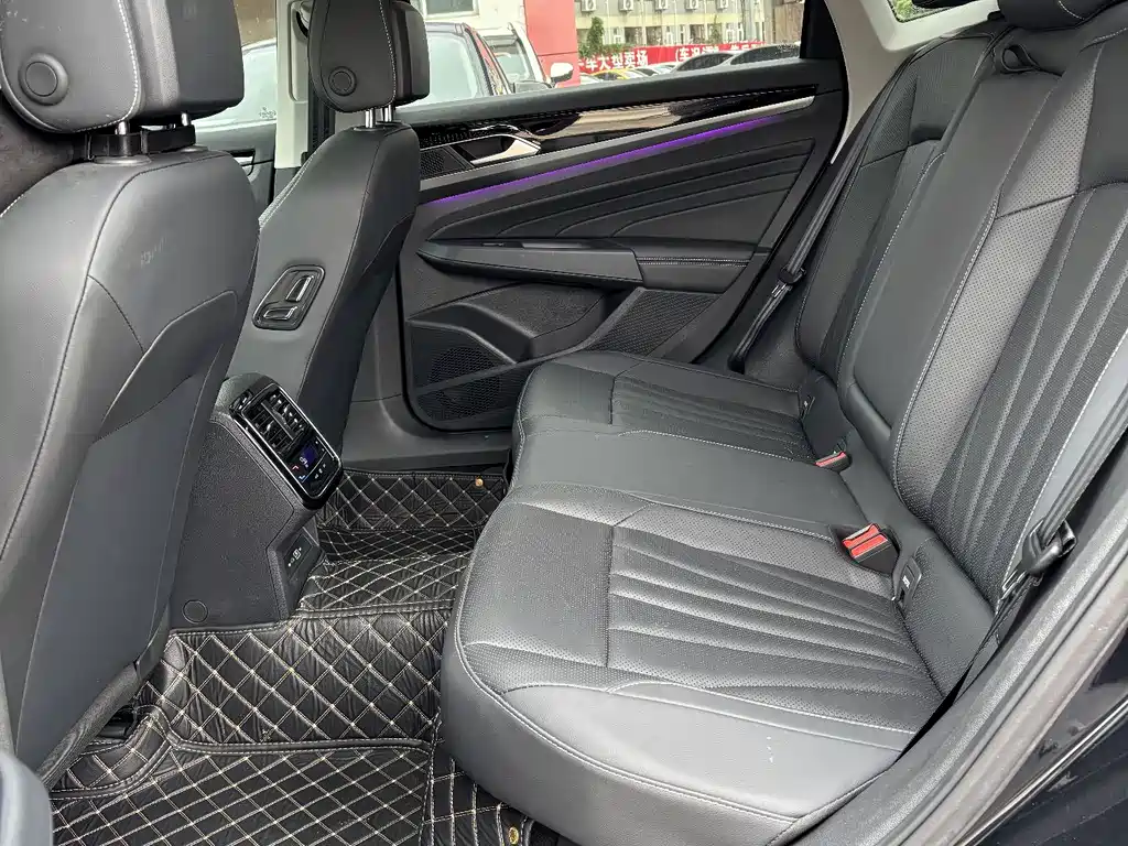 Volkswagen Passat 2025 380TSI