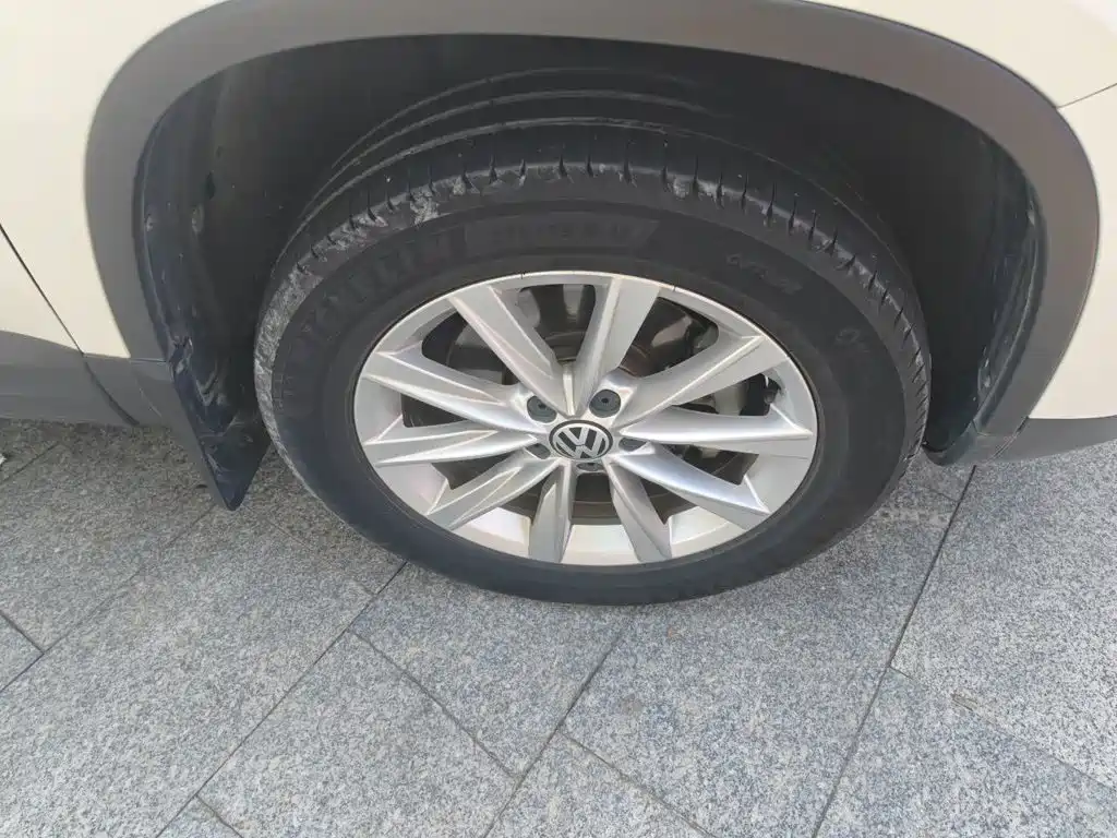Volkswagen Tiguan — миниатюра 8