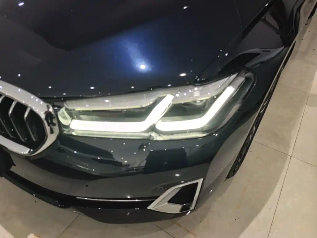BMW 5 Series — миниатюра 24