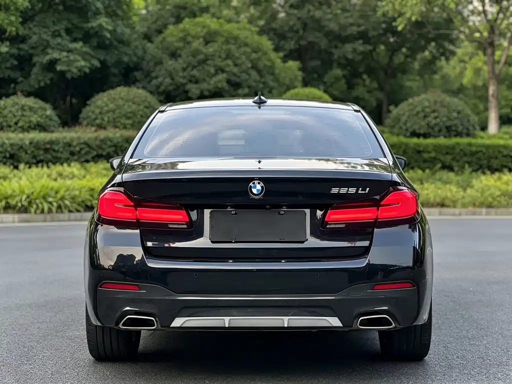 BMW 5 Series — миниатюра 17