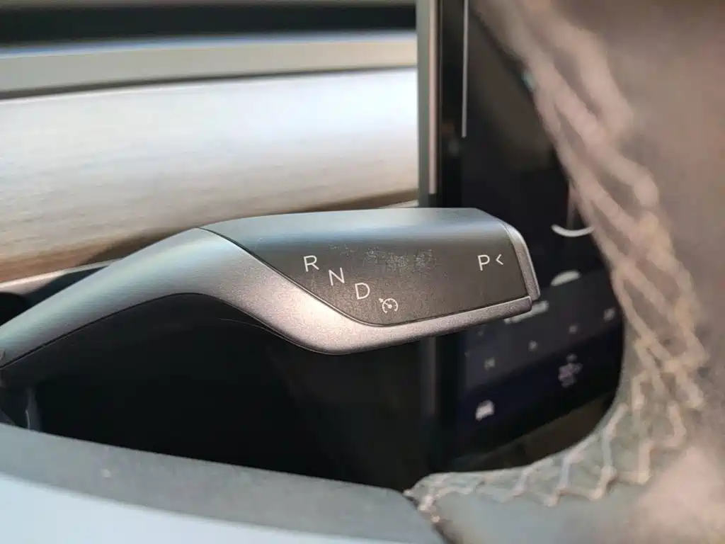 Tesla Model Y — миниатюра 14