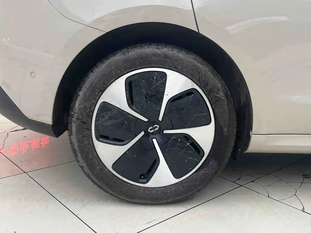 AITO Wenjie AITO M5 — миниатюра 13