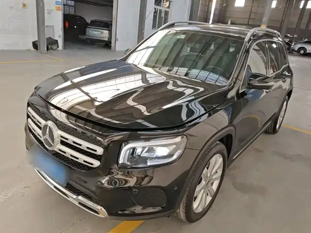 MERCEDES BENZ GLB