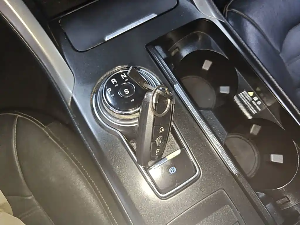 Ford Mondeo — миниатюра 9
