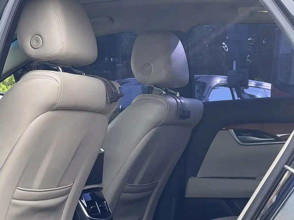 Cadillac XTS — миниатюра 7
