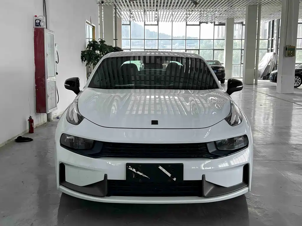 Lynk & Co 03 — миниатюра 4