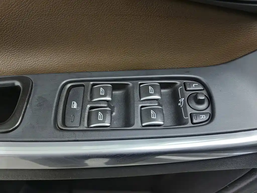 Volvo XC60 — миниатюра 9