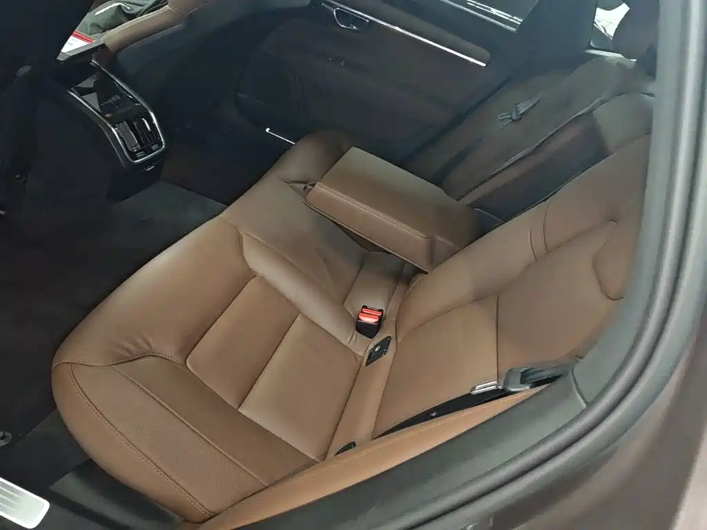 Volvo S90 — миниатюра 17