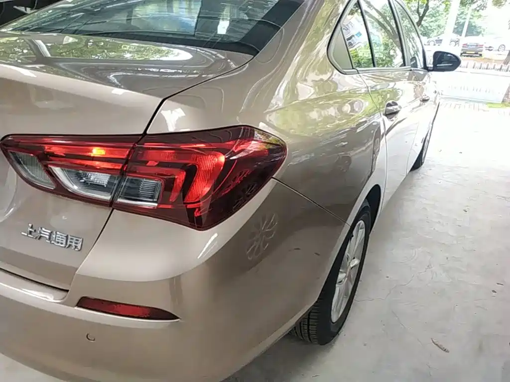 Buick Excelle — миниатюра 8