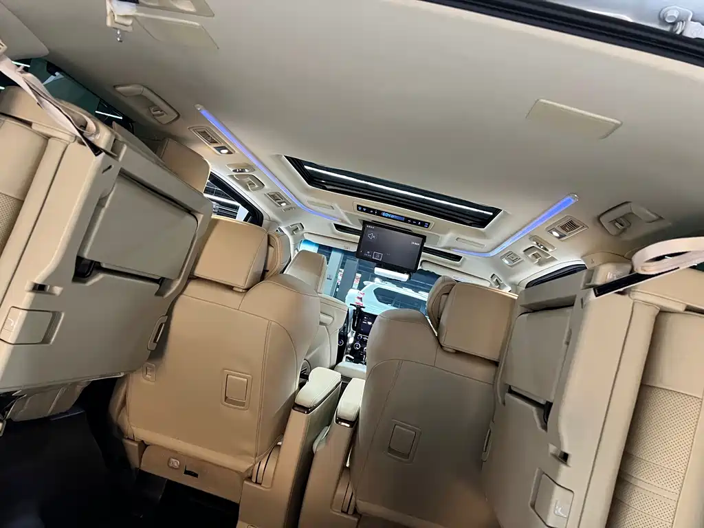 Toyota Vellfire — миниатюра 9