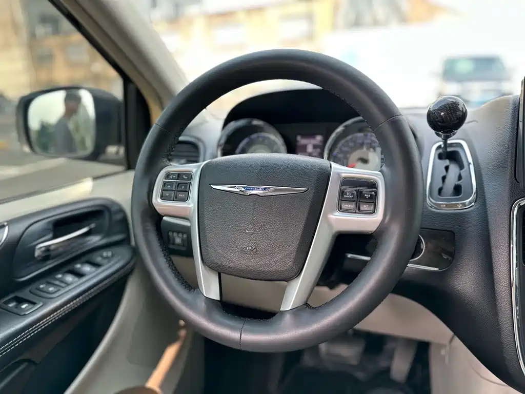 Chrysler Grand Voyager (Import) — миниатюра 6