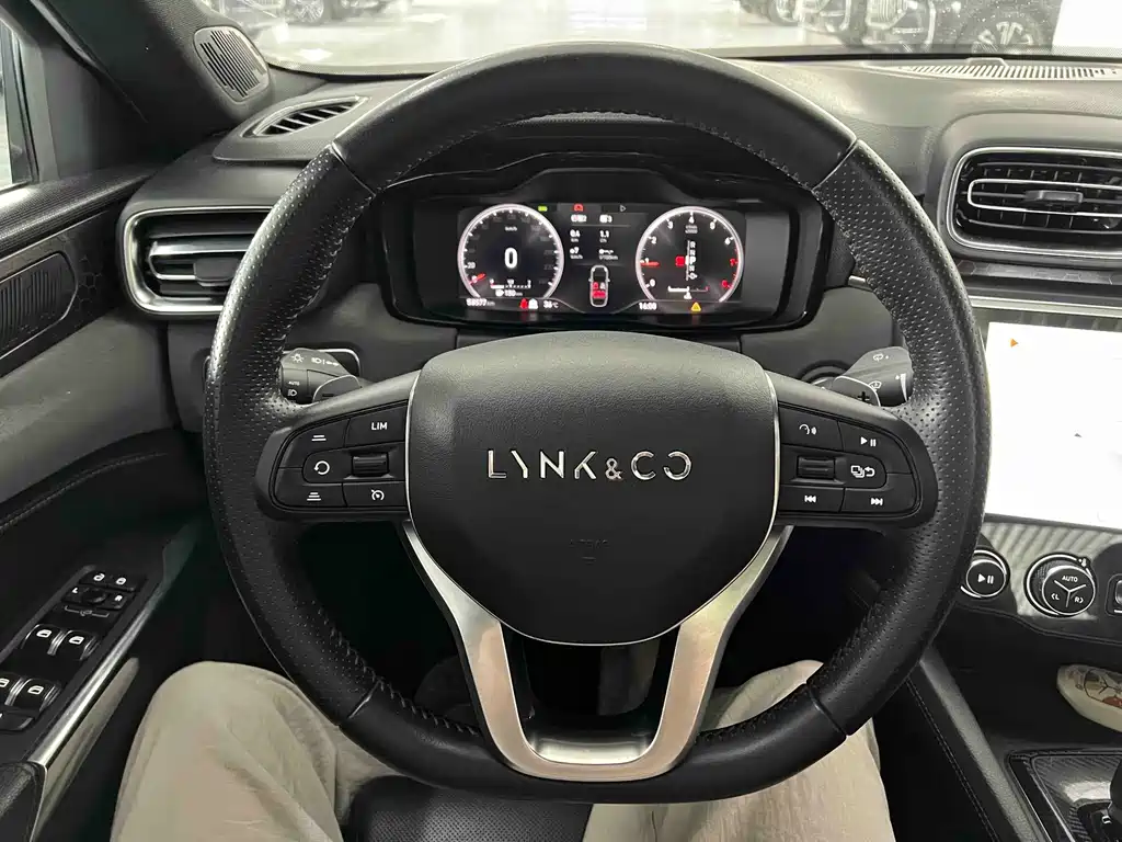 Lynk & Co 03 — миниатюра 8