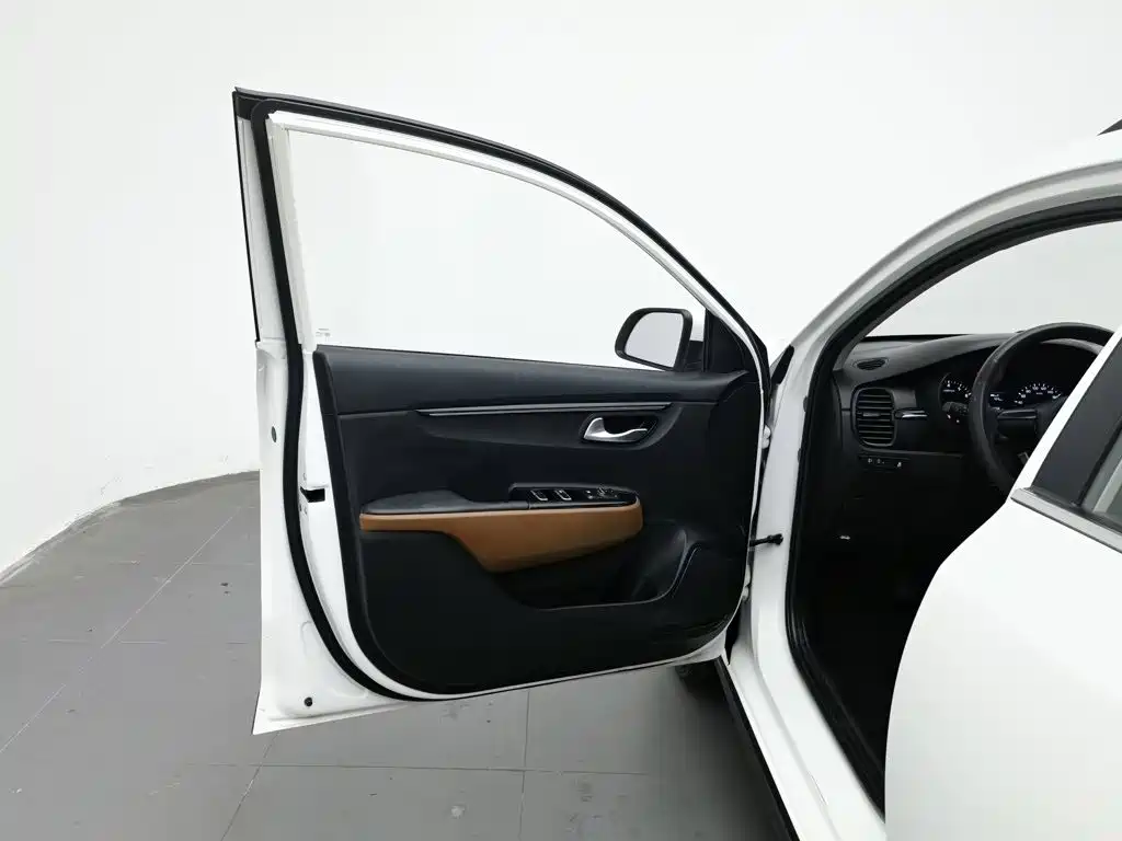 Kia KX Cross — миниатюра 8