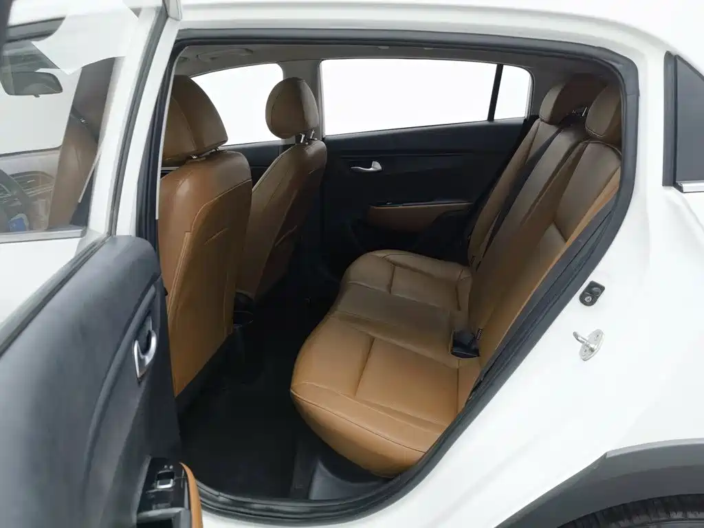 Kia KX Cross — миниатюра 15