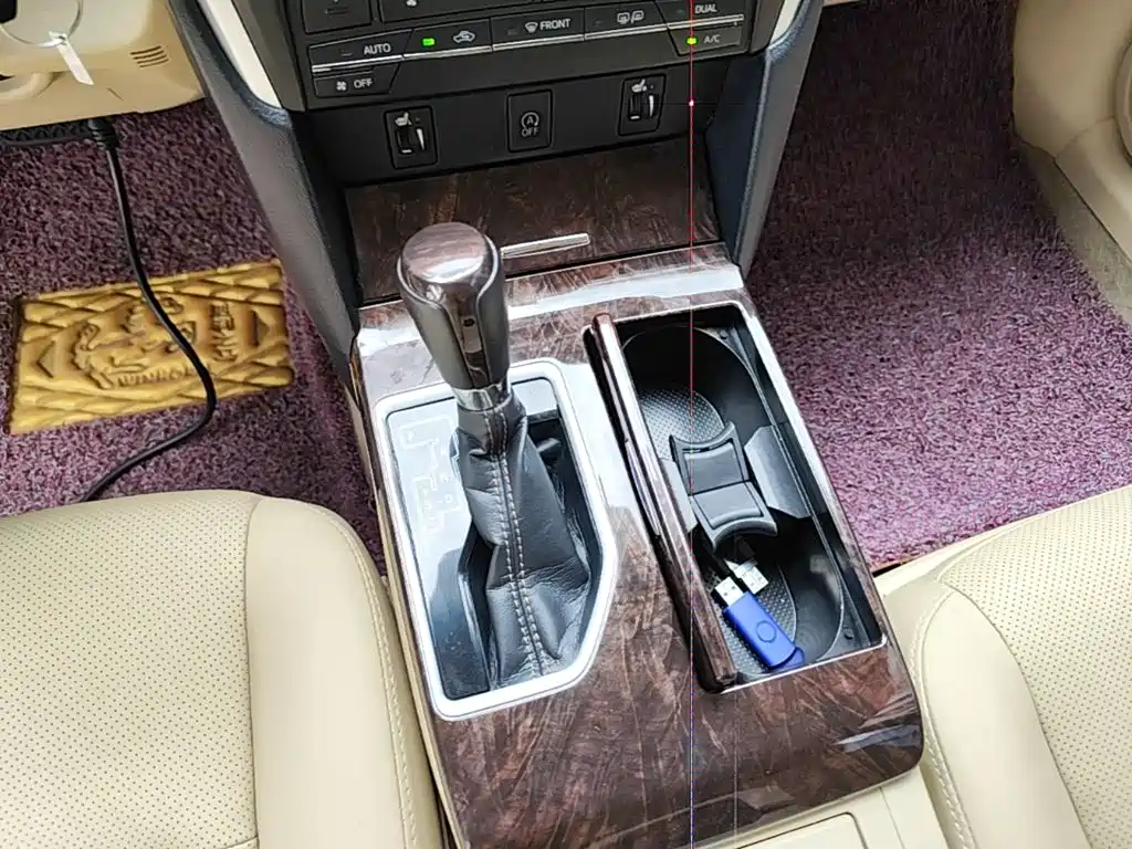 Toyota Camry — миниатюра 14