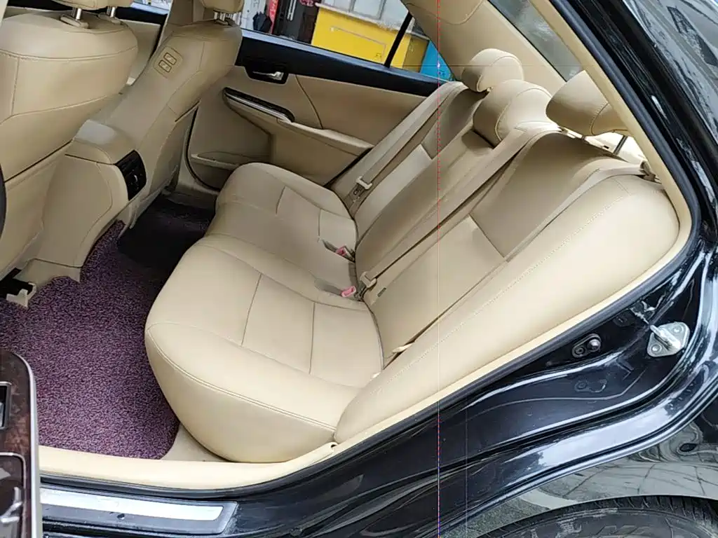 Toyota Camry — миниатюра 17