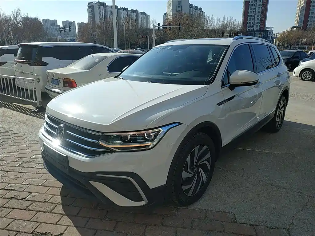 Volkswagen Tiguan L 2023