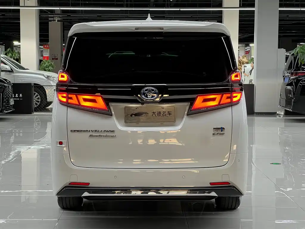 Toyota Vellfire — миниатюра 5