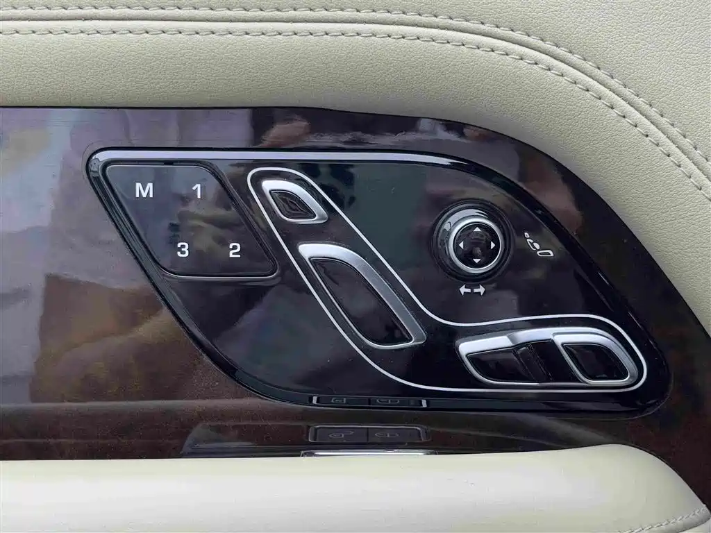 Land Rover Range Rover — миниатюра 20