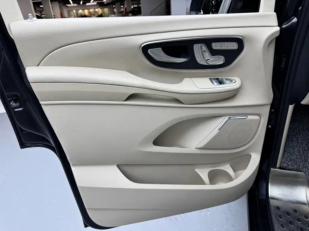 Mercedes-Benz V-Class — миниатюра 9