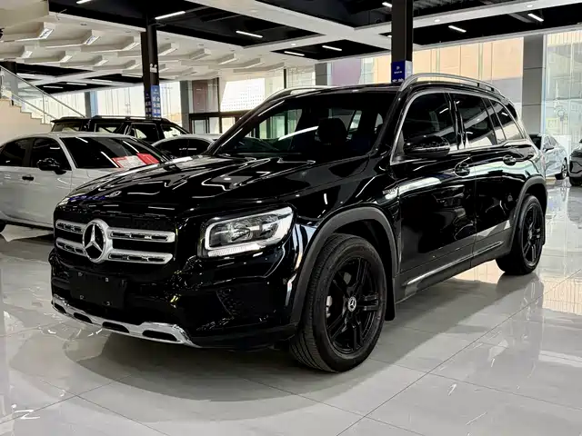 MERCEDES-BENZ GLB