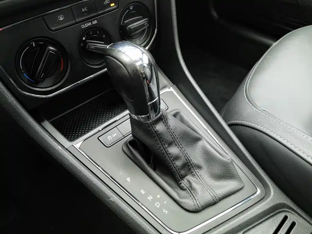 Volkswagen Lavida — миниатюра 13