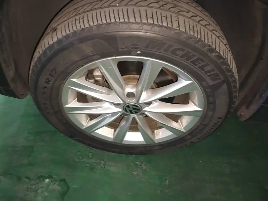Volkswagen Tiguan — миниатюра 23