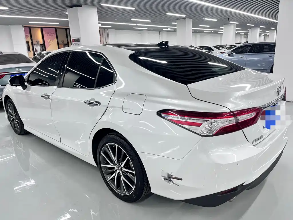 TOYOTA CAMRY