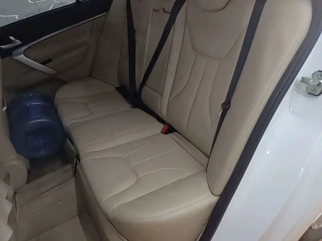 Geely Emgrand — миниатюра 17