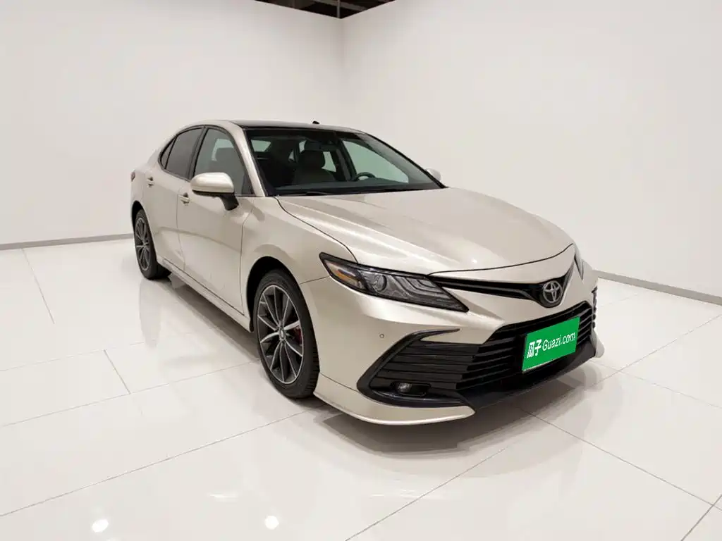 Toyota Camry — миниатюра 3