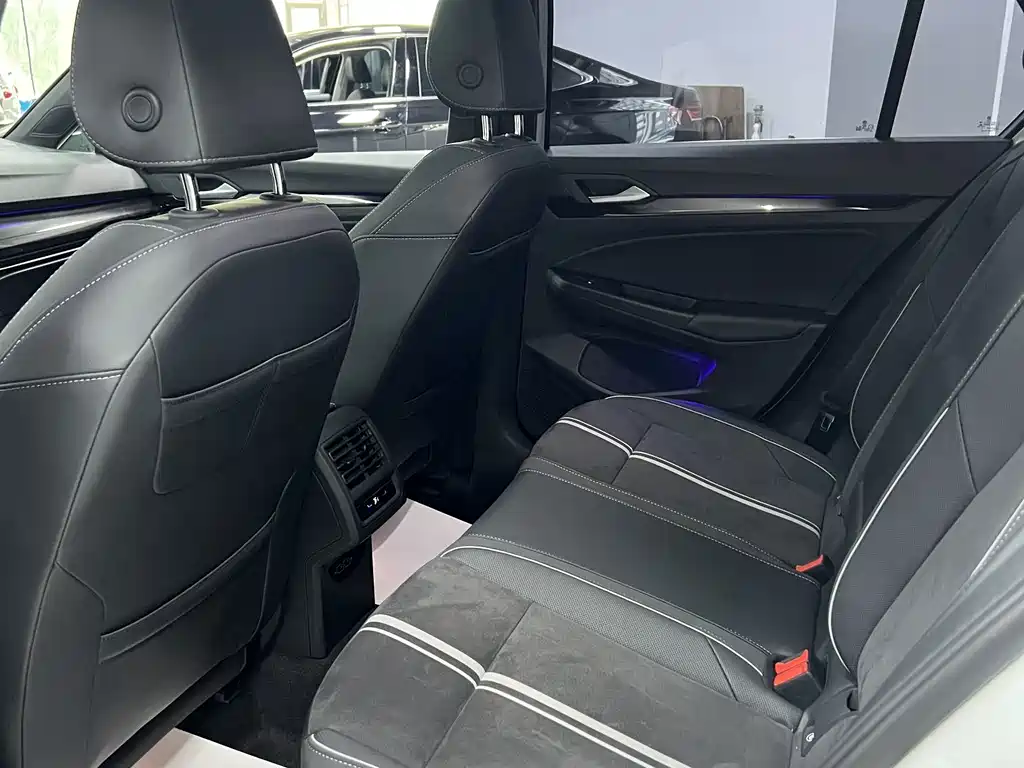 Volkswagen Golf — миниатюра 25