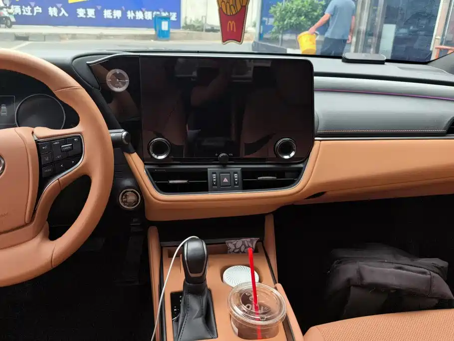 Lexus ES — миниатюра 13
