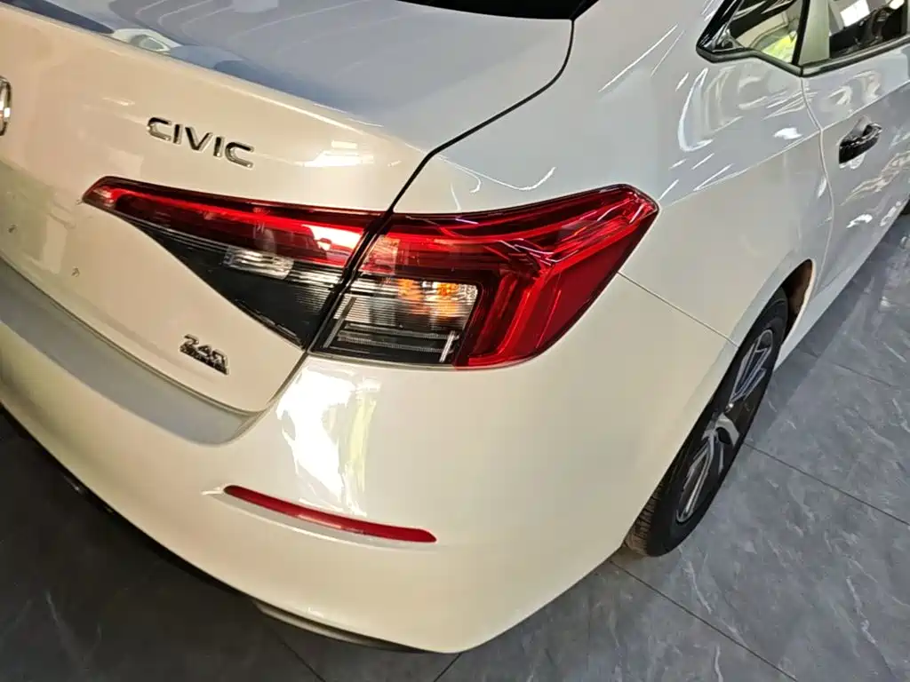 Honda Civic — миниатюра 8