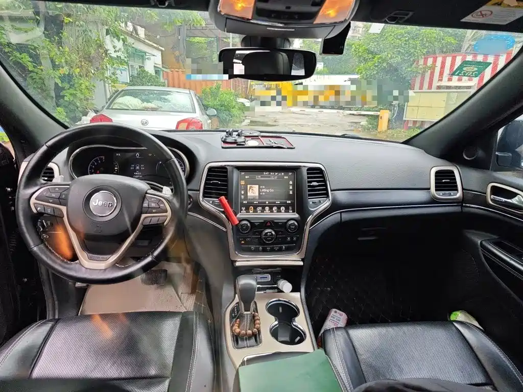 Jeep Grand Cherokee (Import) — миниатюра 13