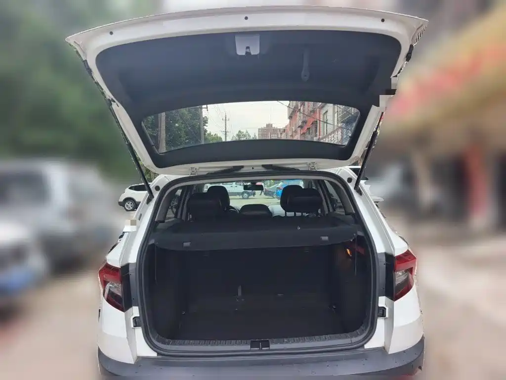 Skoda Karoq — миниатюра 10