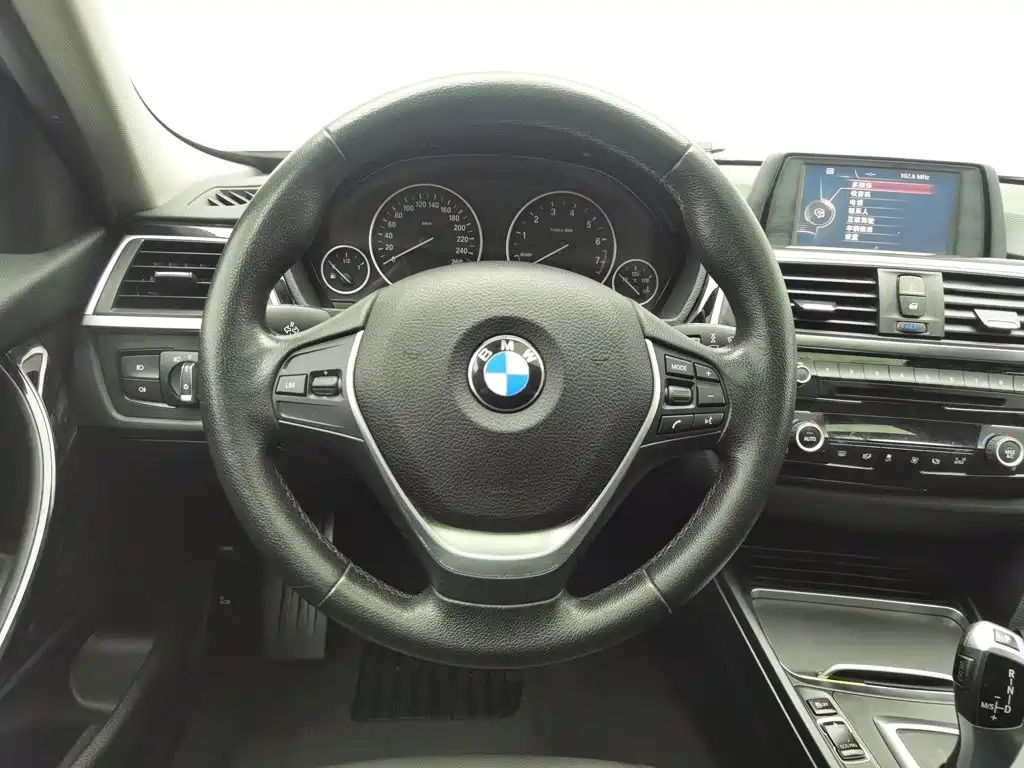 BMW 3 Series — миниатюра 11