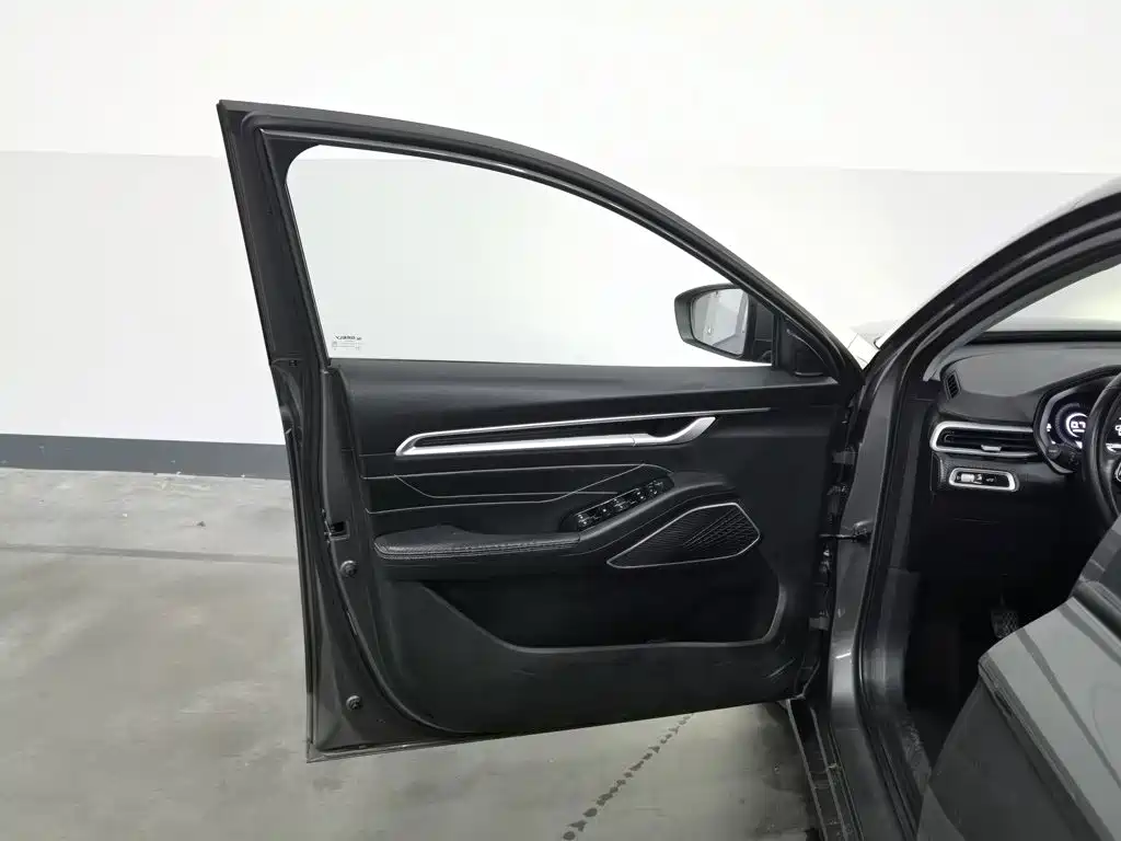 Geely Emgrand — миниатюра 8