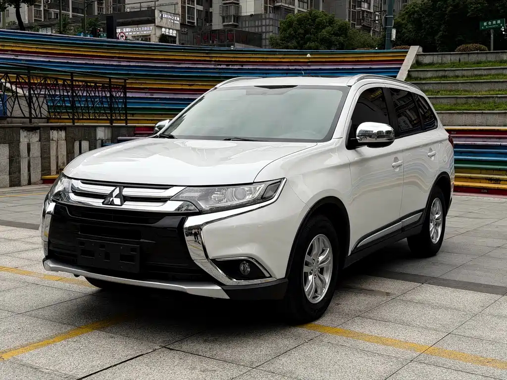 Mitsubishi Outlander (Import) 2016