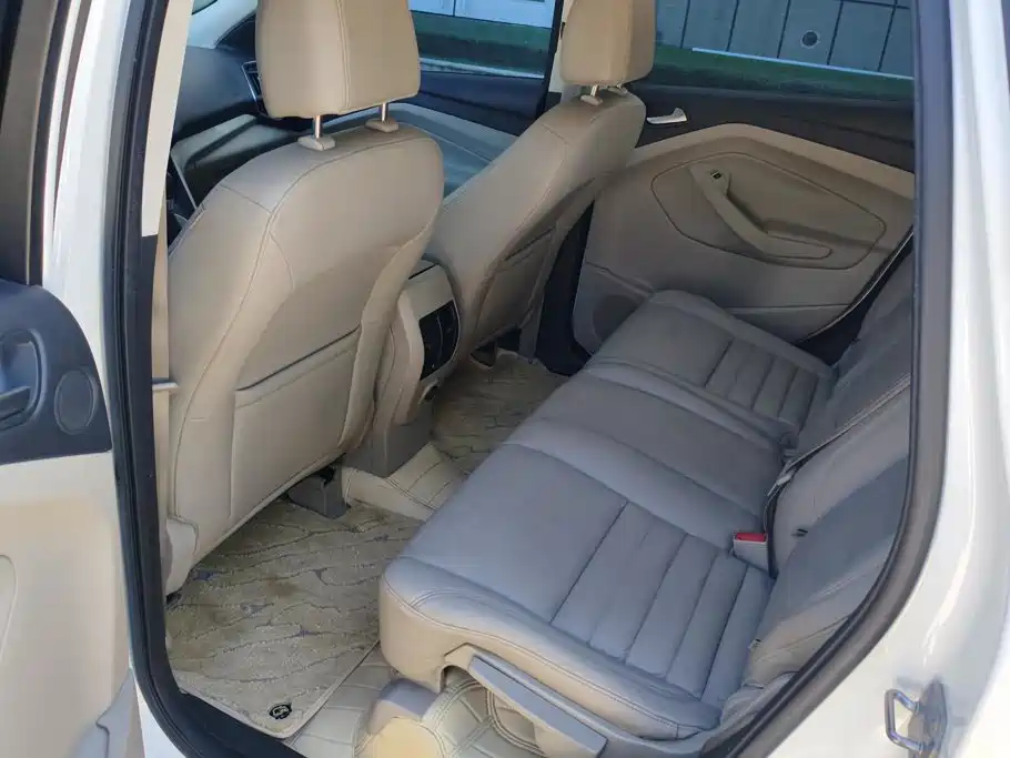 Ford Kuga — миниатюра 11