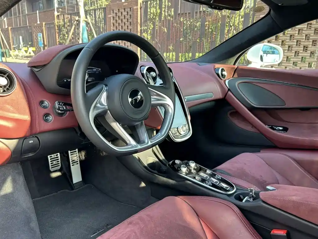 McLaren GT — миниатюра 8