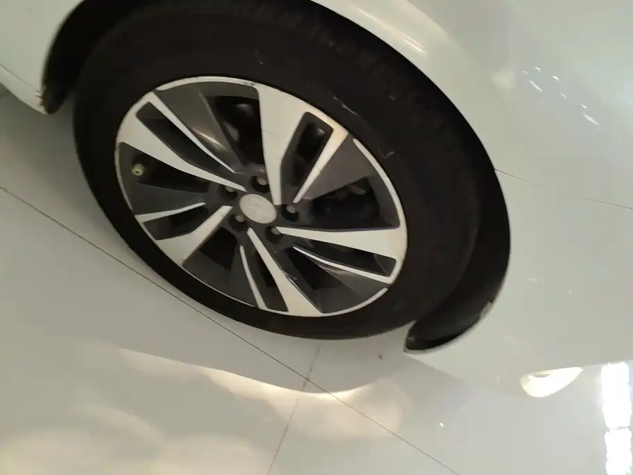 Peugeot 408 — миниатюра 6