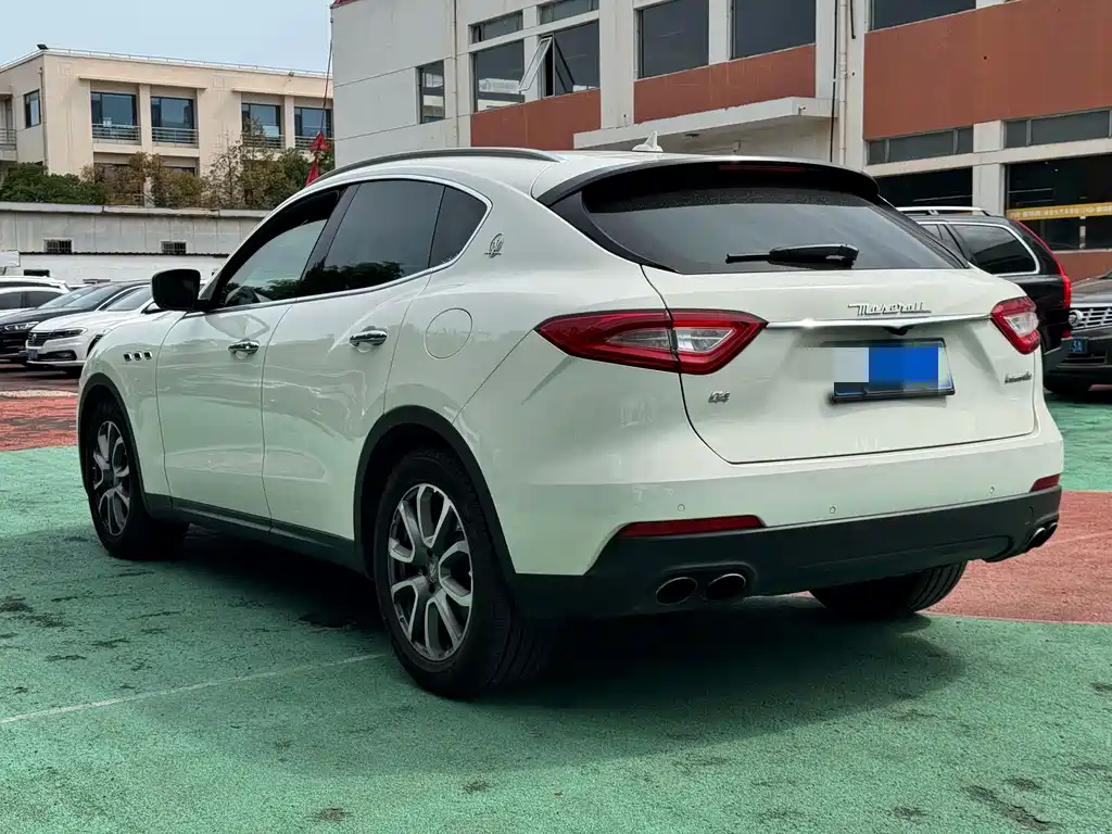 Maserati Levante — миниатюра 4