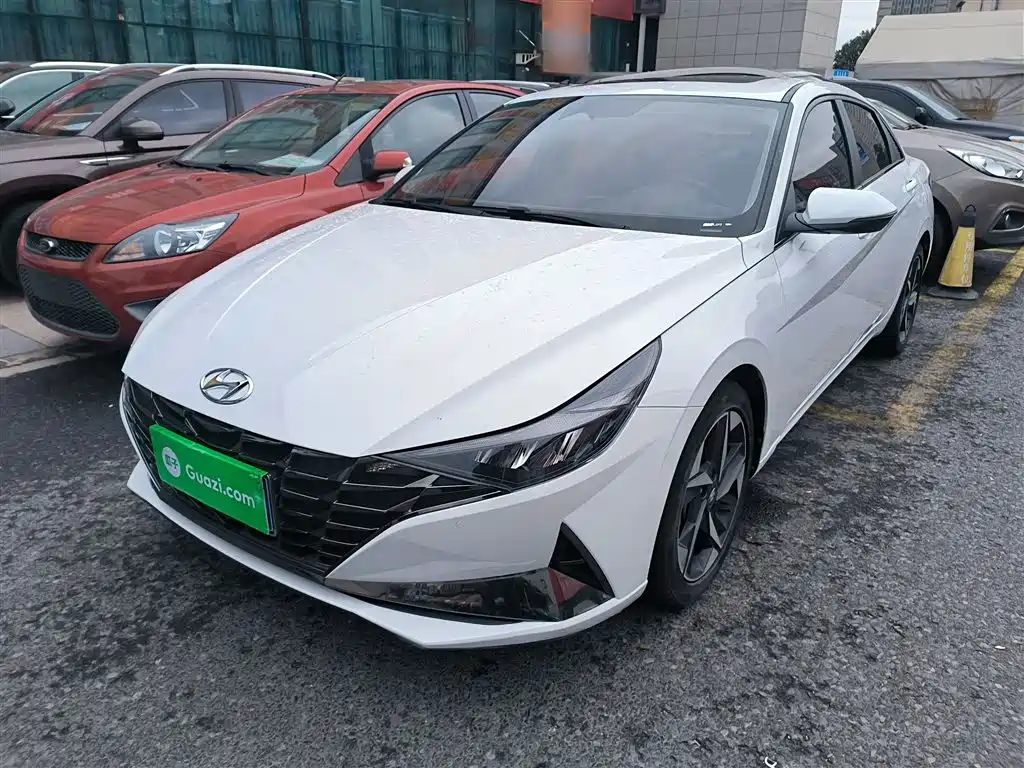 Hyundai Elantra 2023
