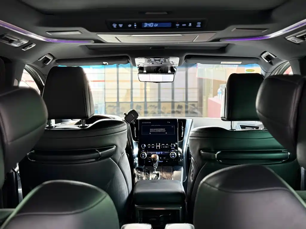 Toyota Vellfire — миниатюра 20